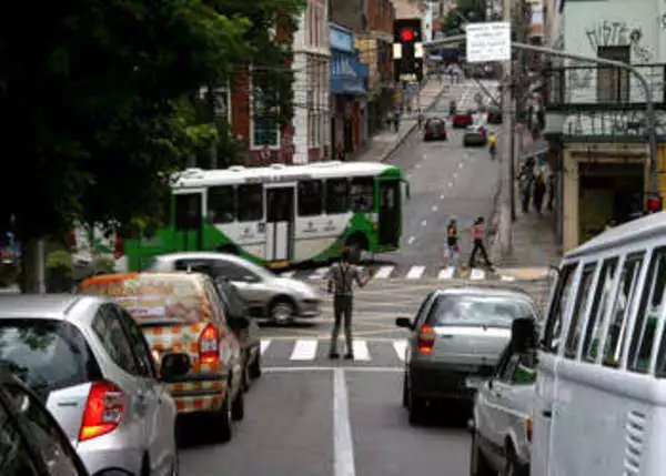 emdec libera estacionamento no centro