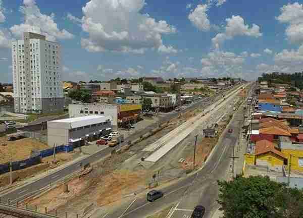 Em razão das obras de implantação do Corredor BRT (Bus Rapid Transit, Ônibus de Trânsito Rápido) Ouro Verde