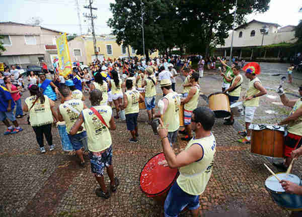 Carnaval-reúne-44-blocos-em-desfiles-por-toda-a-cidade-a-partir-de-sábado.jpg