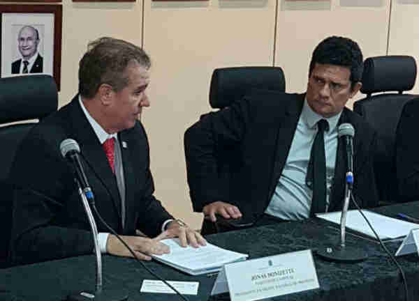 Ministro-Sergio-Moro-recebe-prefeitos-para-discutir-projeto-Anticrime.jpg