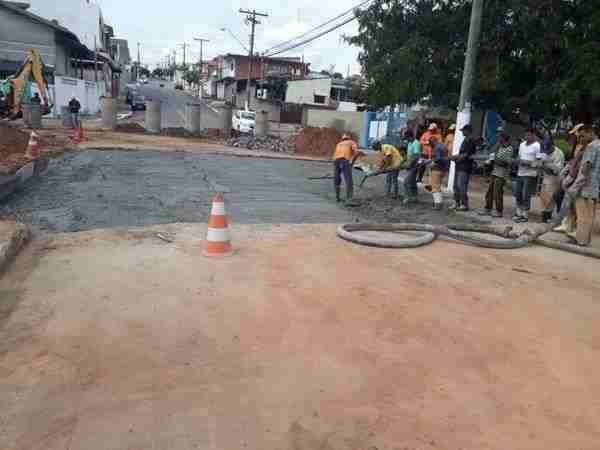 Prefeitura-concreta-uma-das-cabeceiras-da-ponte-do-Jd.-Sta.-Emília.jpg