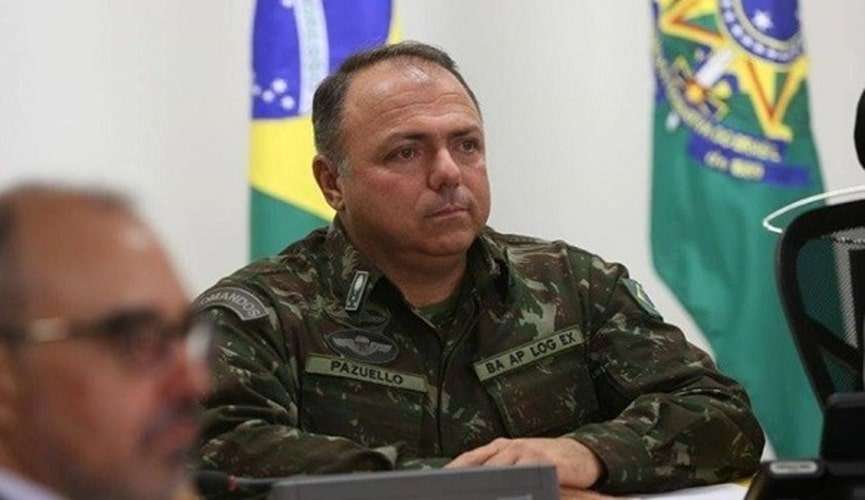 General ficará “por muito tempo” no comando da Saúde, diz Bolsonaro