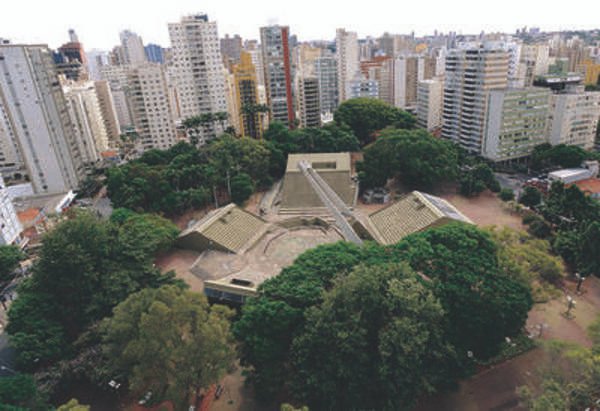 Feira Hippie do Centro de Convivência retorna neste fim de semana