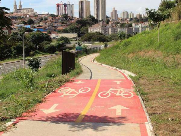 Plano cicloviário: Obras de três novas ciclovias avançam na cidade