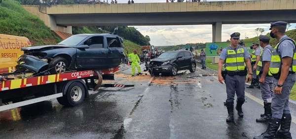 Engavetamento na Rodovia dos Bandeirantes