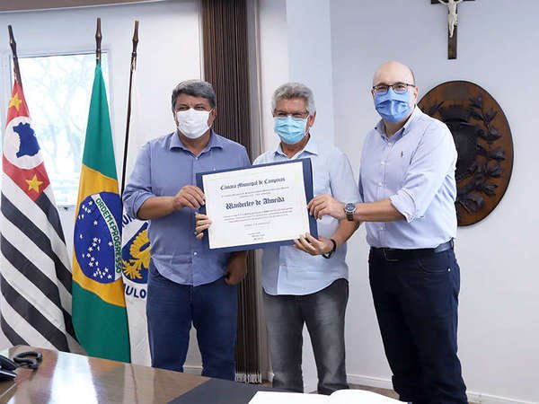 Prefeito e vice-prefeito oficializam posse na Câmara dos Vereadores