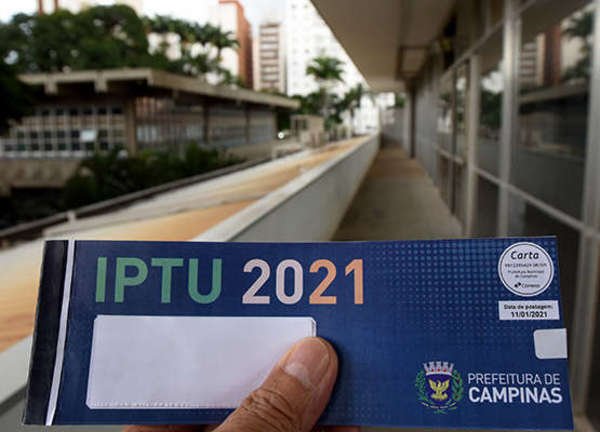 Prefeitura inicia distribuição de mais de 482 mil carnês de IPTU