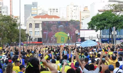 Jogo do Brasil é assistido por cerca de oito mil pessoas no Centro