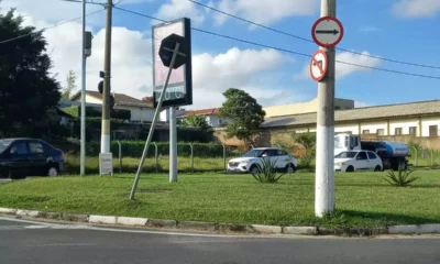 Setec atua na regularização de painéis publicitários na cidade