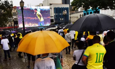 Mais de 1,5 mil pessoas vão ao Largo do Rosário torcer pelo Brasil