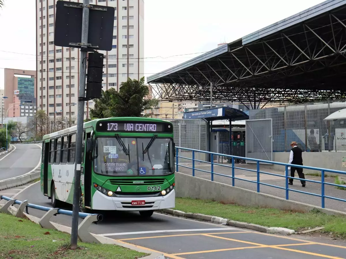 Tarifa de ônibus tem reajuste de R$ 0,30