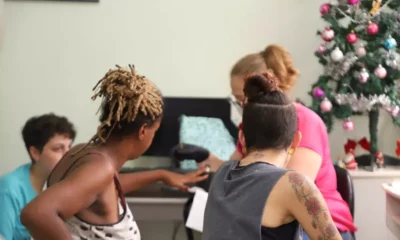 Instituto Ana Hickmann promove tarde de beleza em abrigo