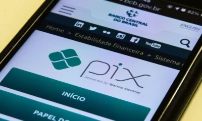 Aneel obriga distribuidoras a oferecer Pix para pagar contas de luz