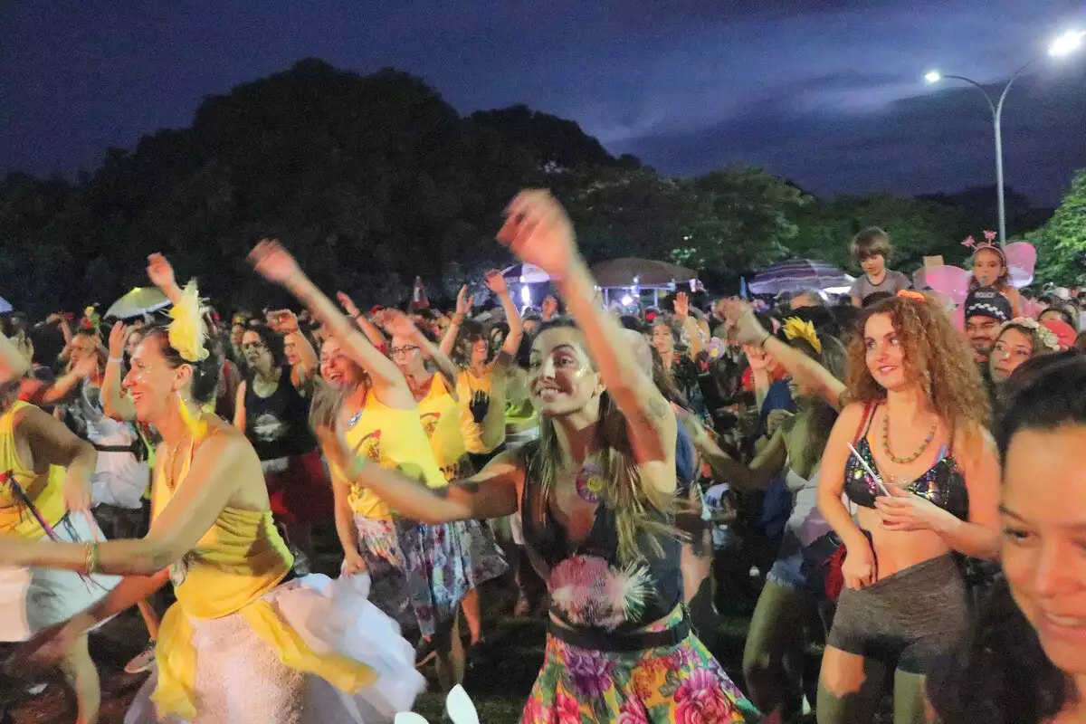 Carnaval da Retomada atrai 100 mil foliões às ruas de Campinas