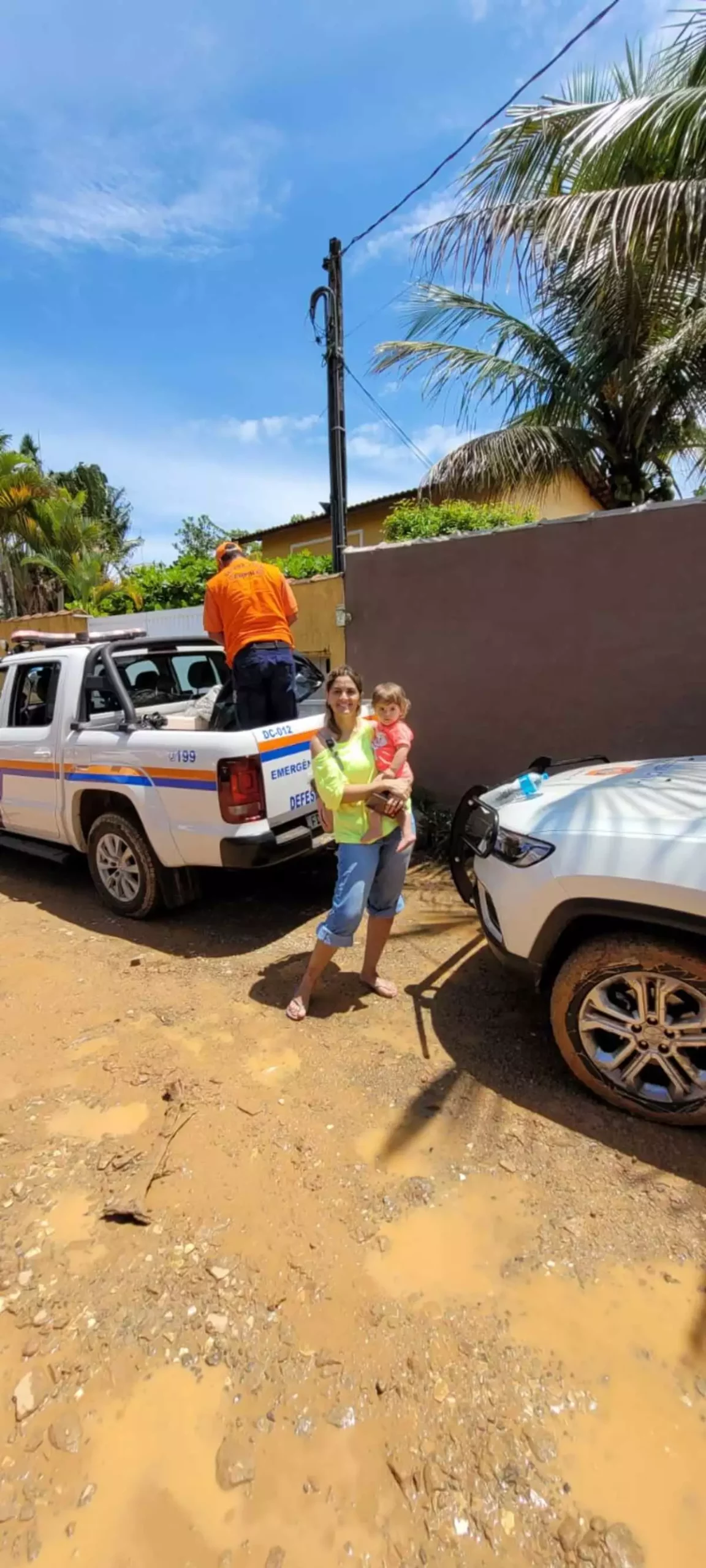 Defesa Civil ajuda no resgate de família de Campinas em São Sebastião