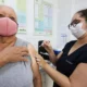 Vacinas da Pfizer bivalente contra a covid já estão disponíveis nos CSs