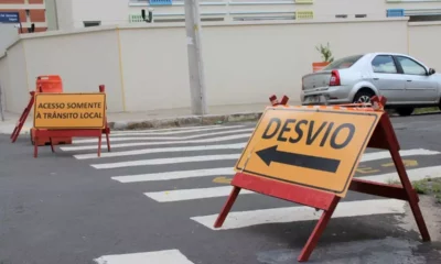 Trecho da Rua Cônego Cipião tem bloqueio viário nesta 4ª