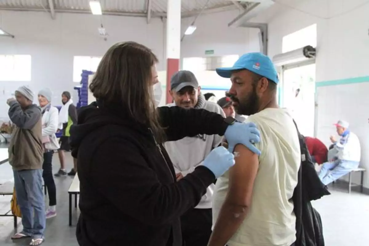 Consultório na Rua começa a vacinar pessoas em situação de vulnerabilidade