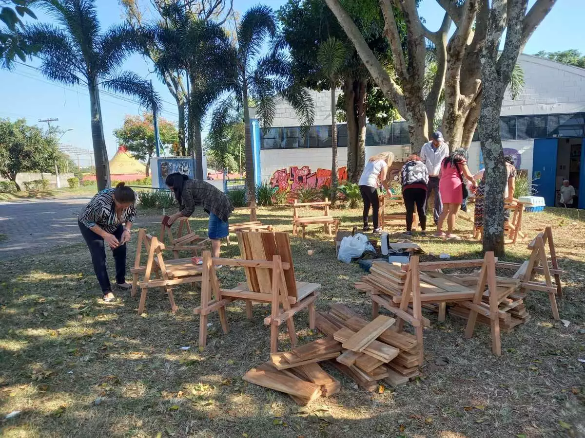 Jovens do Revitaliza expõem trabalhos neste sábado no Espaço Maria Monteiro