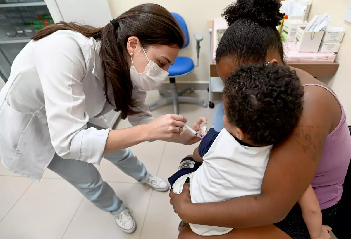 Saúde alerta: gestantes e crianças entre 6 meses e 5 anos devem se vacinar