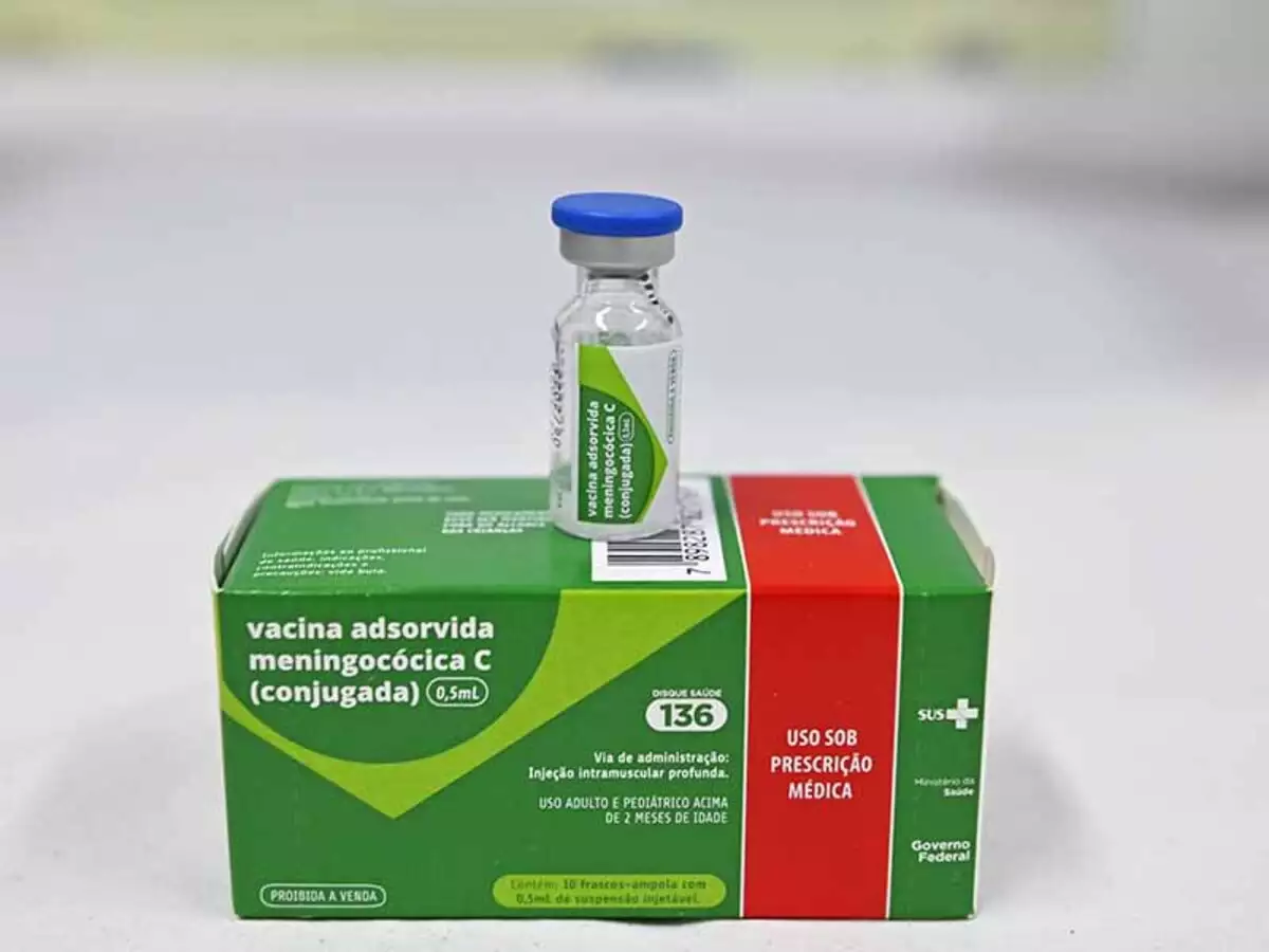 Saúde amplia vacina contra meningite para pessoas de 15 a 19 anos e profissionais da educação