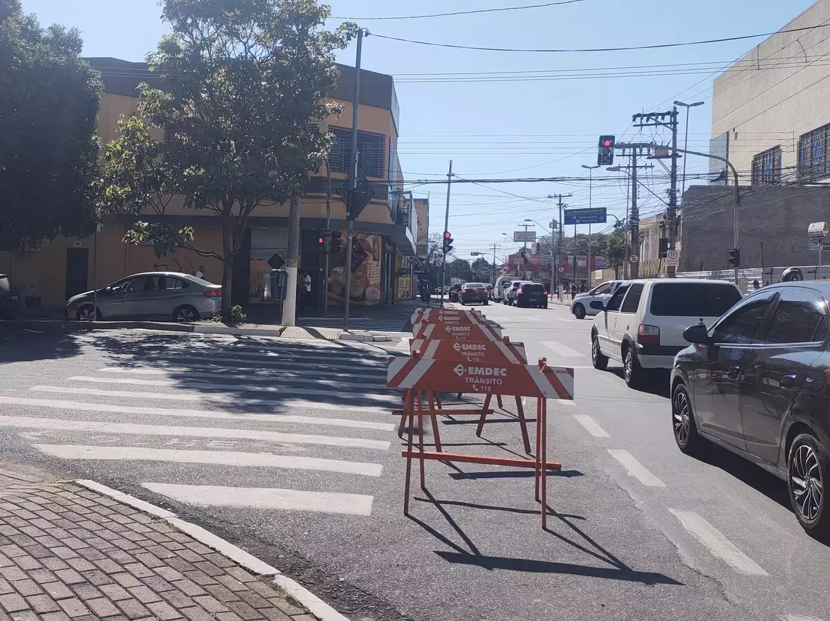 Trecho da Rua José Paulino terá bloqueio viário neste domingo(28)