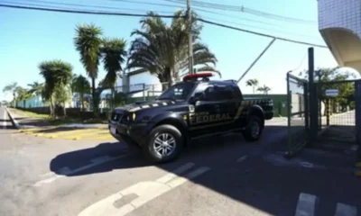 Ex-presidente Jair Bolsonaro é alvo de operação da PF