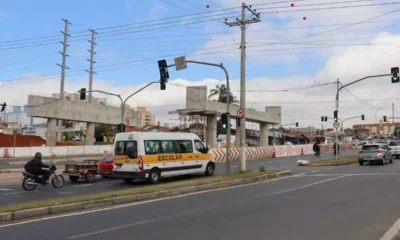 Obras do BRT causam bloqueio em trechos da John Boyd Dunlop nesta quinta-feira