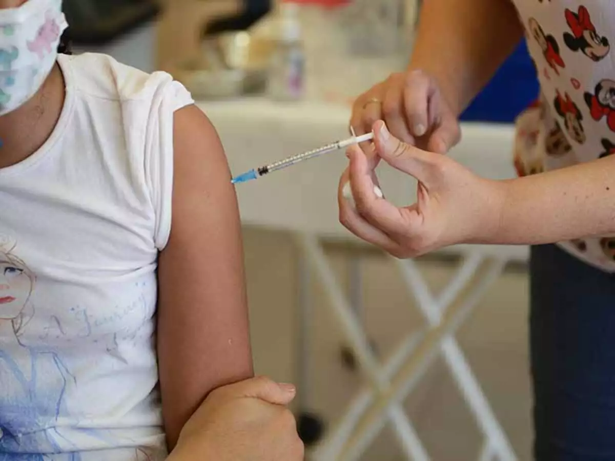 Saúde aplica vacinas do calendário no Shopping Parque das Bandeiras