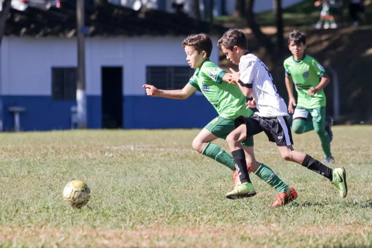 Semifinais do Campeonato de Futebol de Base acontecem no sábado(17)