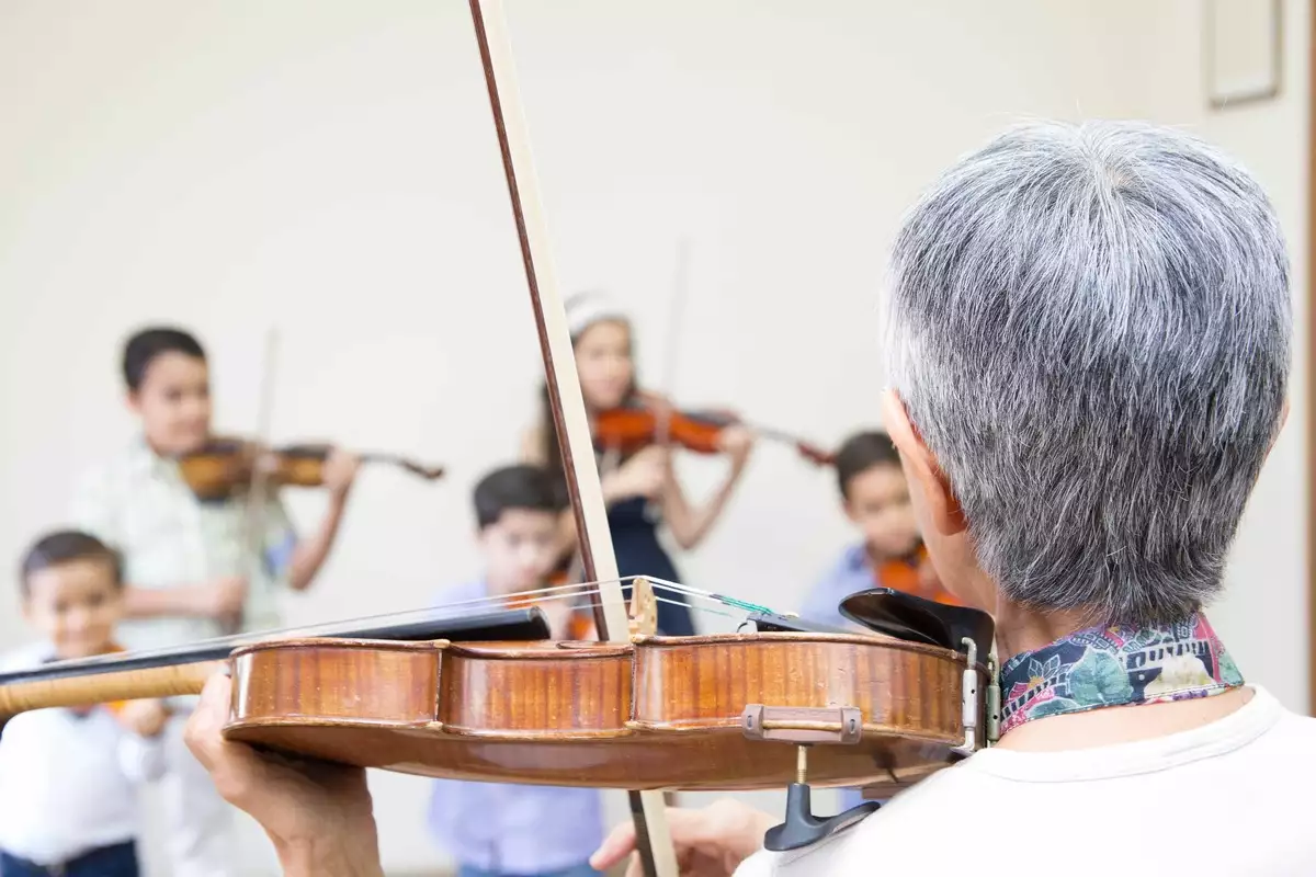 Teatro Castro Mendes recebe aspirantes e músicos do Centro Suzuki